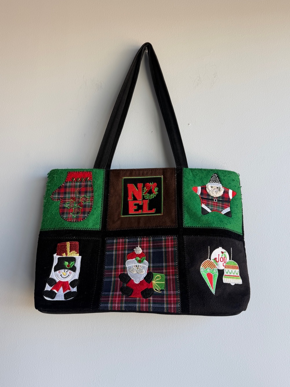 Kim Rogers Christmas Pocketbook  Purse Santa Snowman Mittens